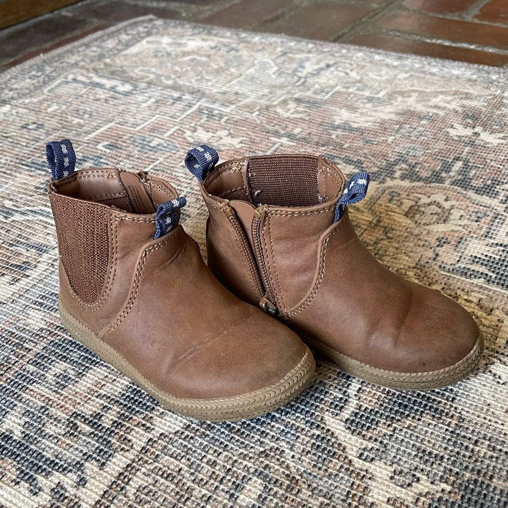 Toddler girl boots size 8 - cat and Jack